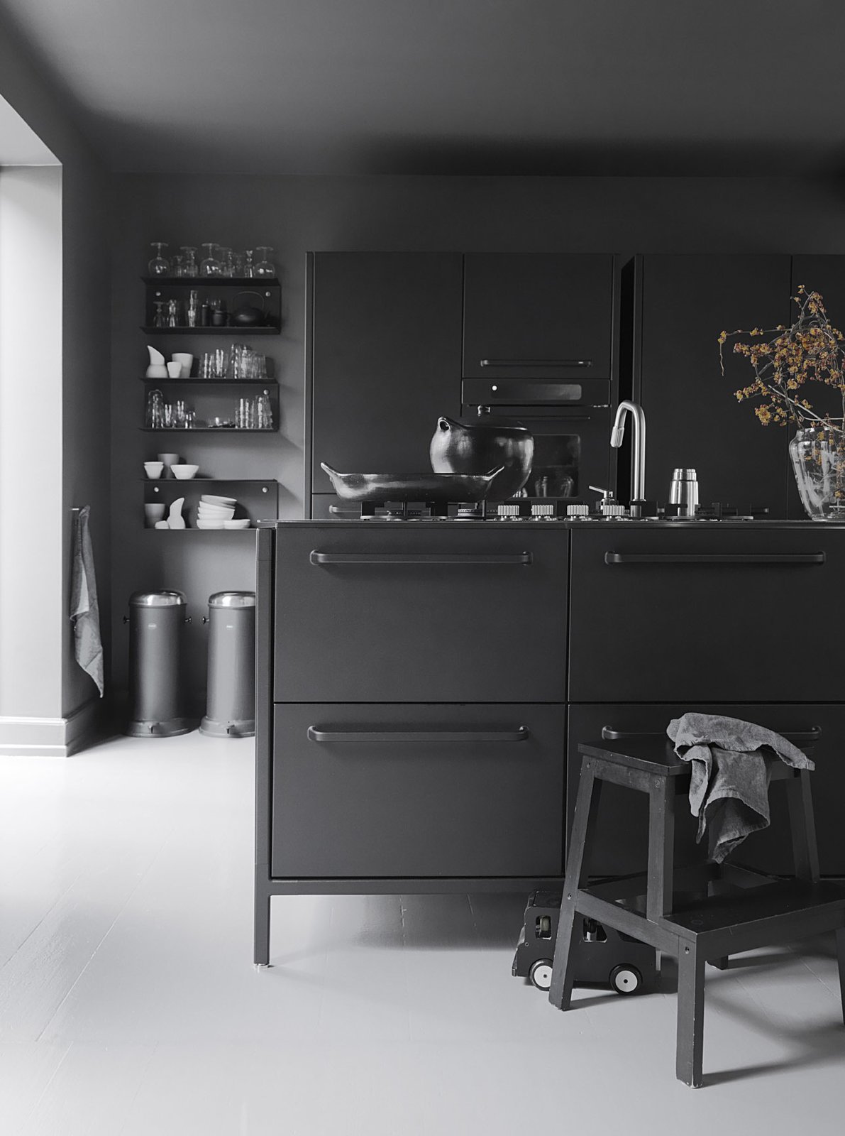 Monochromatic Kitchen #interiordesign #modern #minimalism