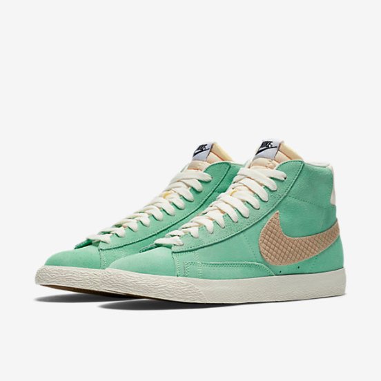 retro green nikes #hightops #retrostyle #nike #greenaesthetic